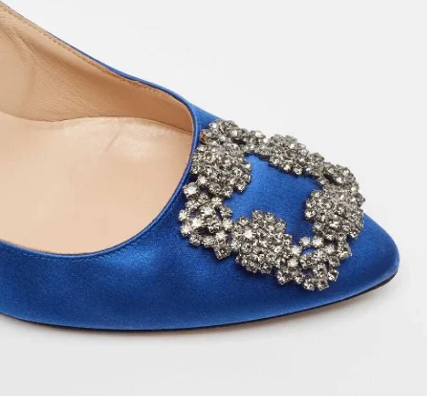 Manolo Blahnik Pre-owned Satin heels Blue Dames