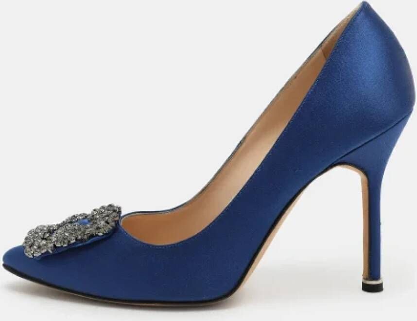 Manolo Blahnik Pre-owned Satin heels Blue Dames