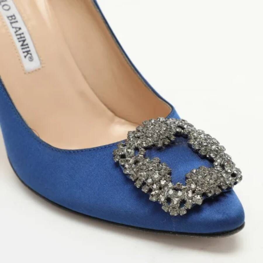 Manolo Blahnik Pre-owned Satin heels Blue Dames