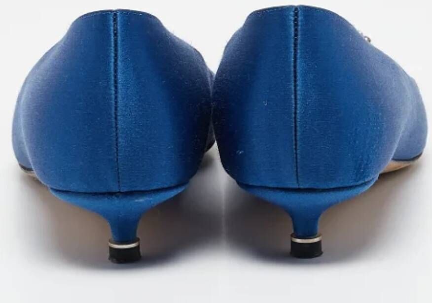 Manolo Blahnik Pre-owned Satin heels Blue Dames