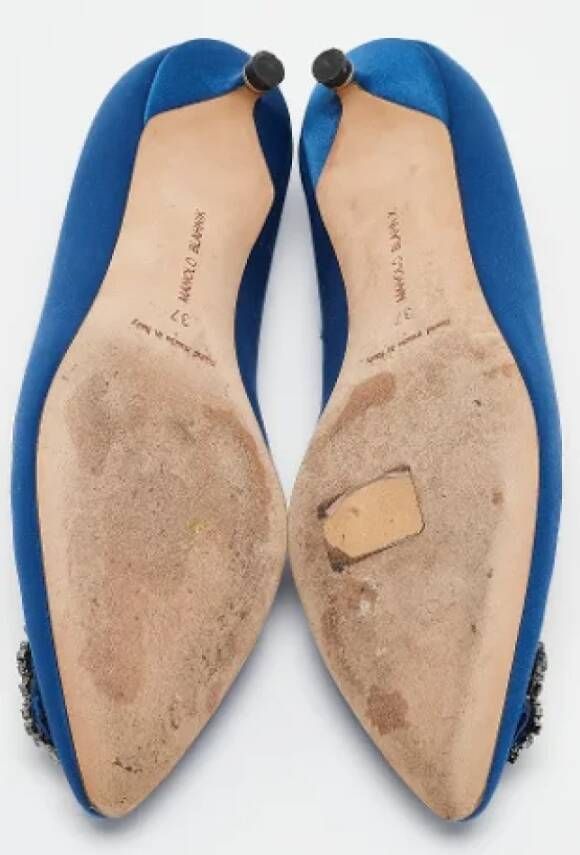 Manolo Blahnik Pre-owned Satin heels Blue Dames