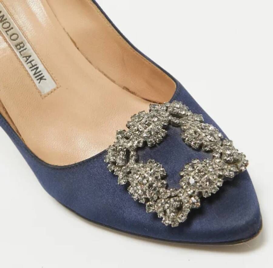 Manolo Blahnik Pre-owned Satin heels Blue Dames