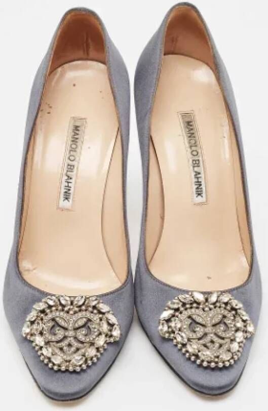 Manolo Blahnik Pre-owned Satin heels Gray Dames