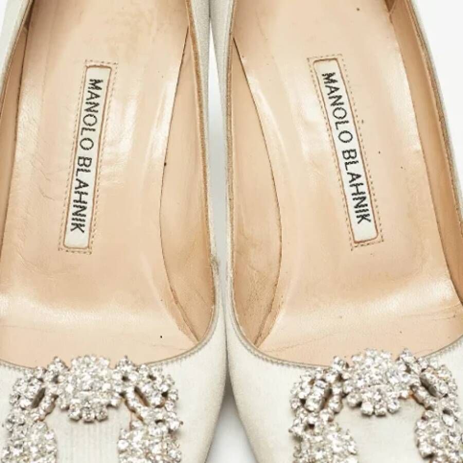 Manolo Blahnik Pre-owned Satin heels Gray Dames