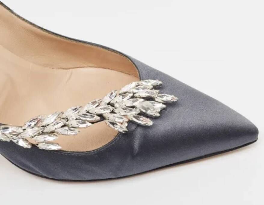 Manolo Blahnik Pre-owned Satin heels Gray Dames