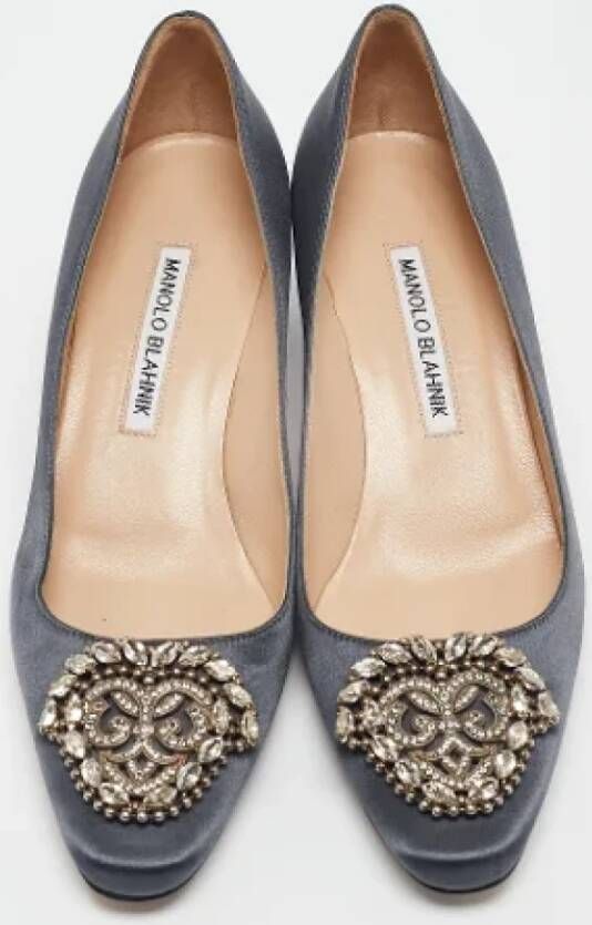 Manolo Blahnik Pre-owned Satin heels Gray Dames