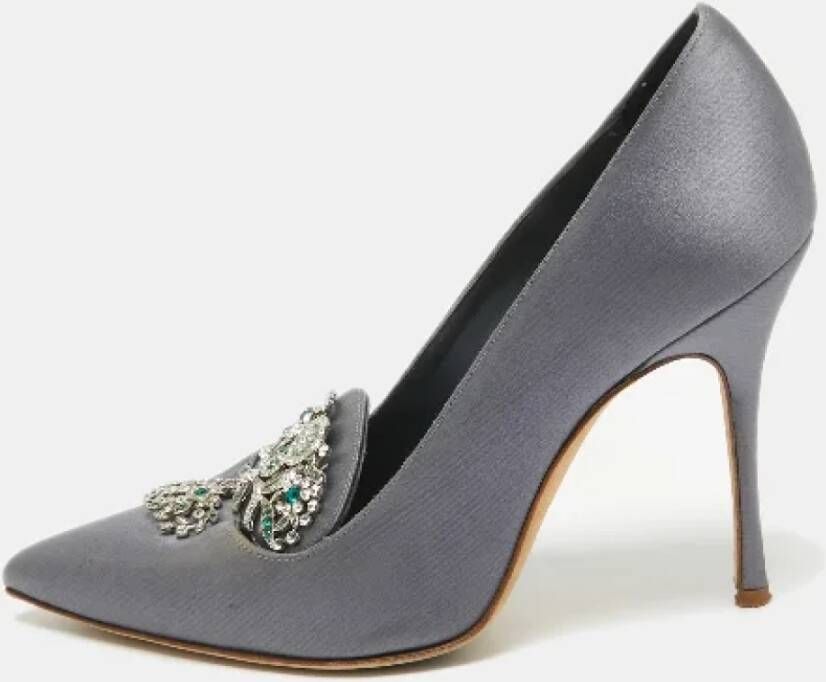 Manolo Blahnik Pre-owned Satin heels Gray Dames