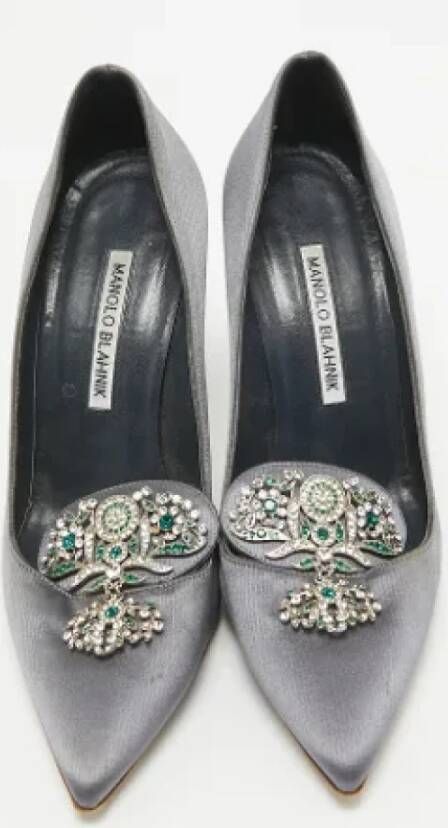 Manolo Blahnik Pre-owned Satin heels Gray Dames