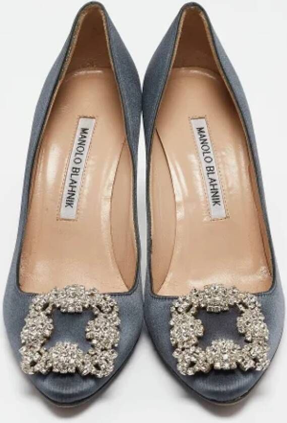 Manolo Blahnik Pre-owned Satin heels Gray Dames