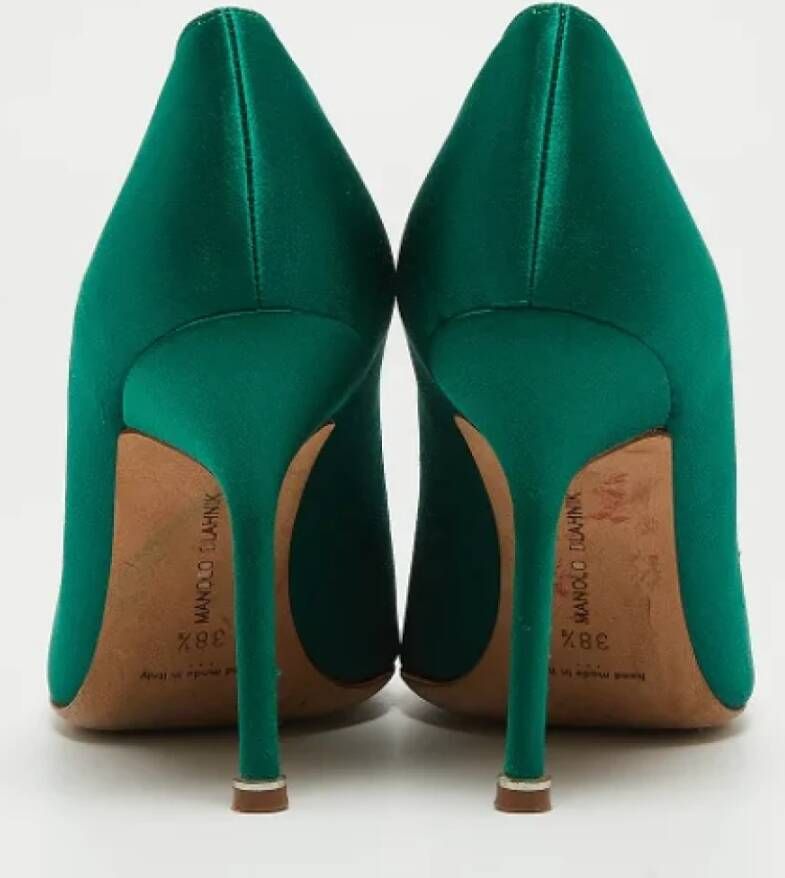 Manolo Blahnik Pre-owned Satin heels Green Dames