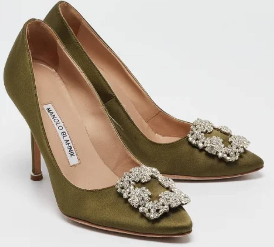 Manolo Blahnik Pre-owned Satin heels Green Dames