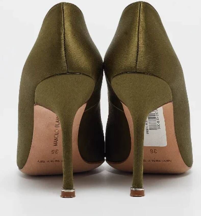 Manolo Blahnik Pre-owned Satin heels Green Dames