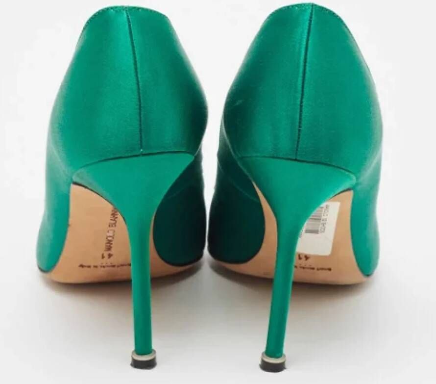 Manolo Blahnik Pre-owned Satin heels Green Dames