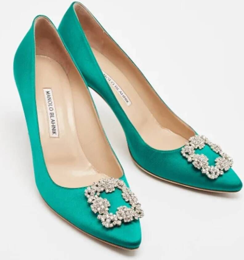 Manolo Blahnik Pre-owned Satin heels Green Dames