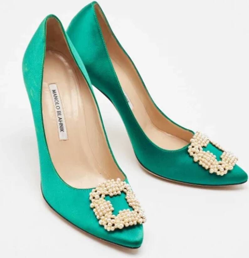 Manolo Blahnik Pre-owned Satin heels Green Dames