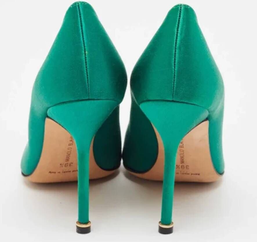 Manolo Blahnik Pre-owned Satin heels Green Dames