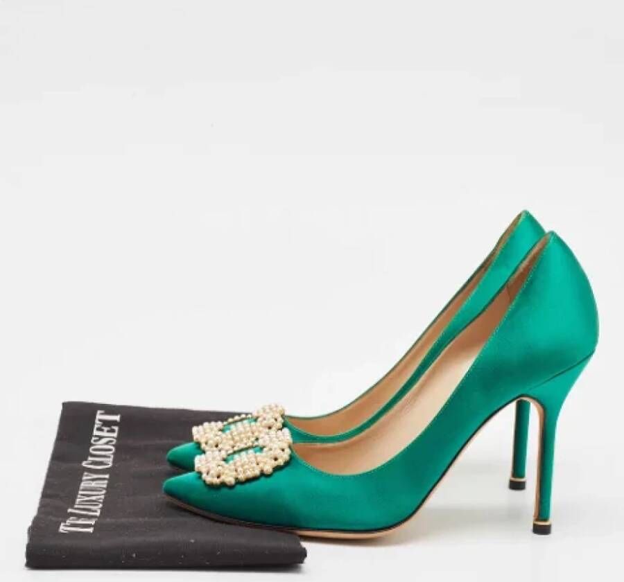 Manolo Blahnik Pre-owned Satin heels Green Dames