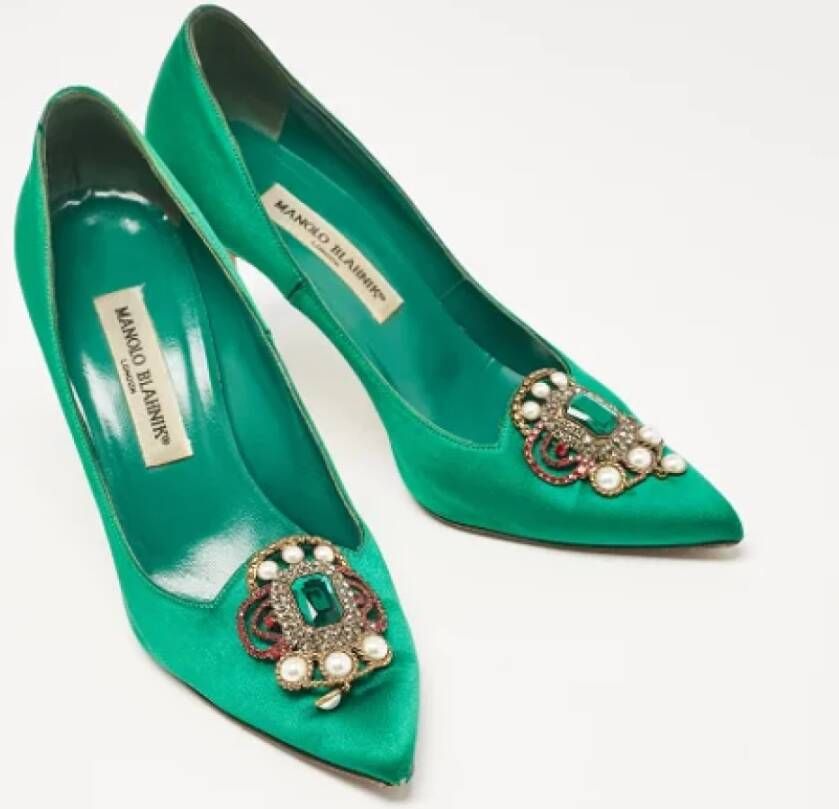 Manolo Blahnik Pre-owned Satin heels Green Dames