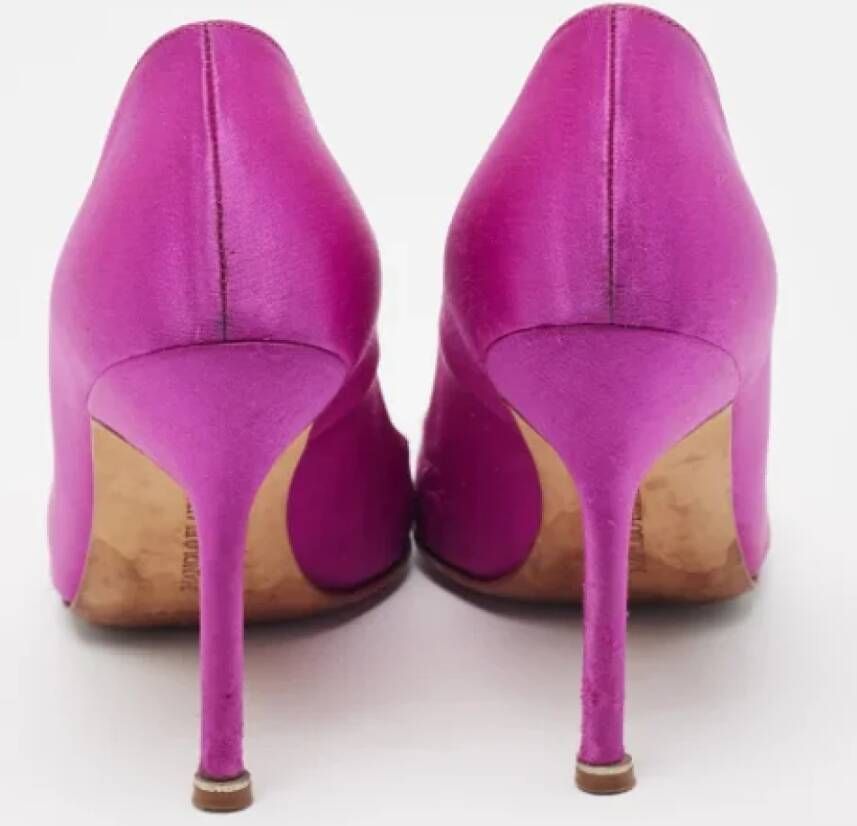 Manolo Blahnik Pre-owned Satin heels Pink Dames