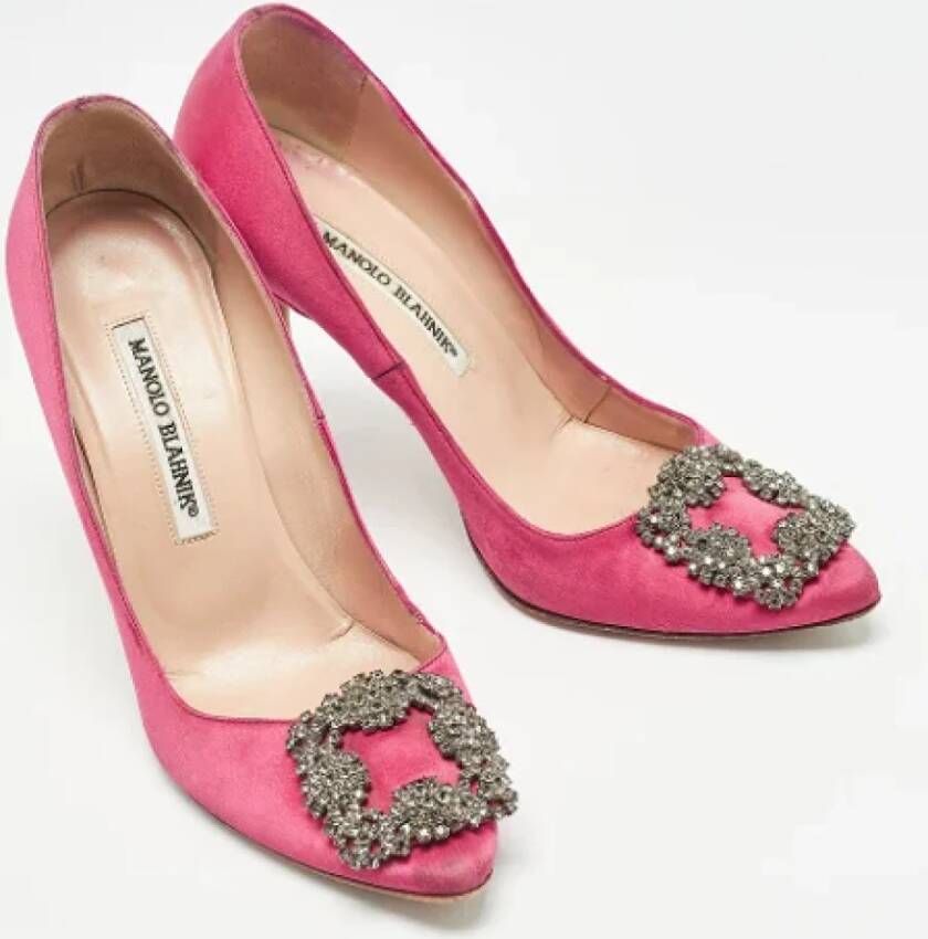 Manolo Blahnik Pre-owned Satin heels Pink Dames