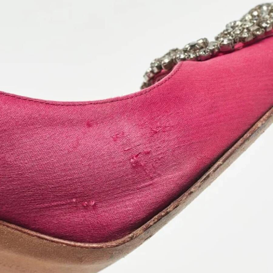 Manolo Blahnik Pre-owned Satin heels Pink Dames