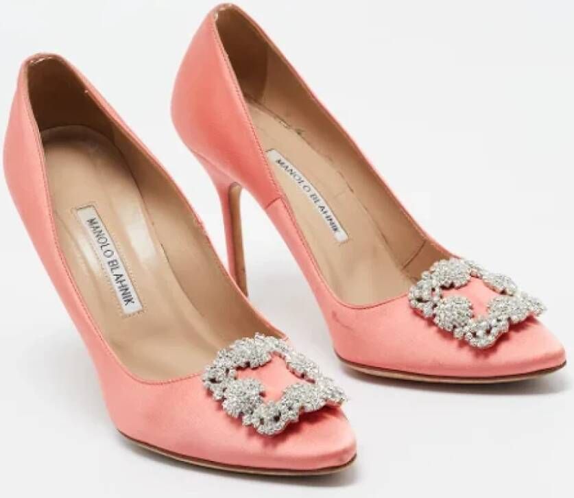 Manolo Blahnik Pre-owned Satin heels Pink Dames