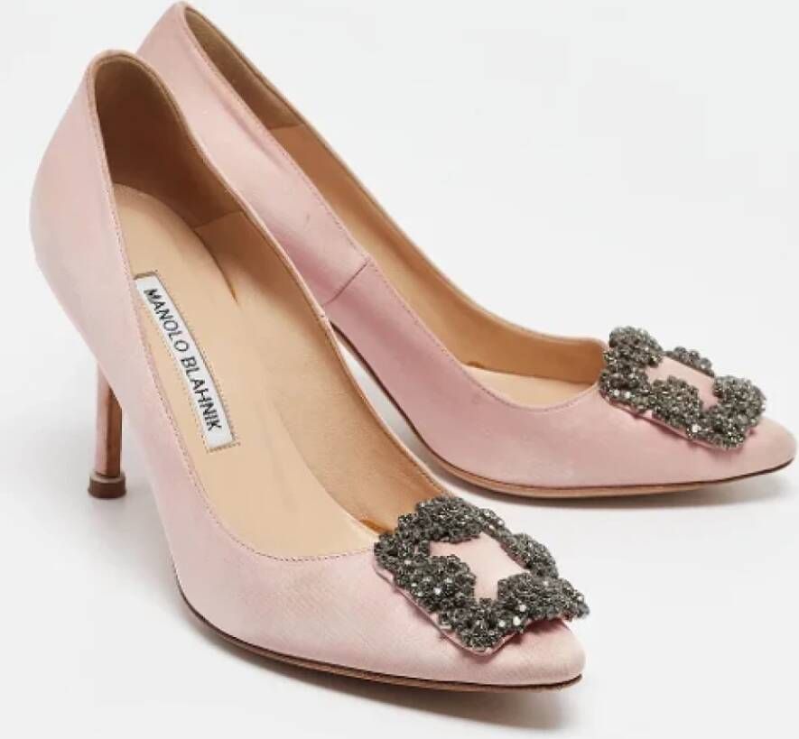 Manolo Blahnik Pre-owned Satin heels Pink Dames