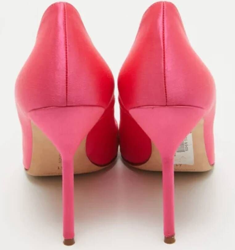 Manolo Blahnik Pre-owned Satin heels Pink Dames