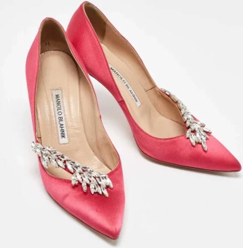 Manolo Blahnik Pre-owned Satin heels Pink Dames