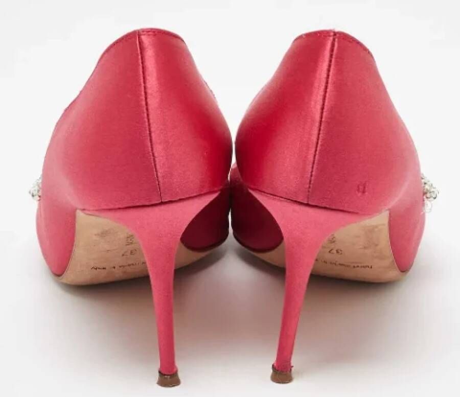 Manolo Blahnik Pre-owned Satin heels Pink Dames