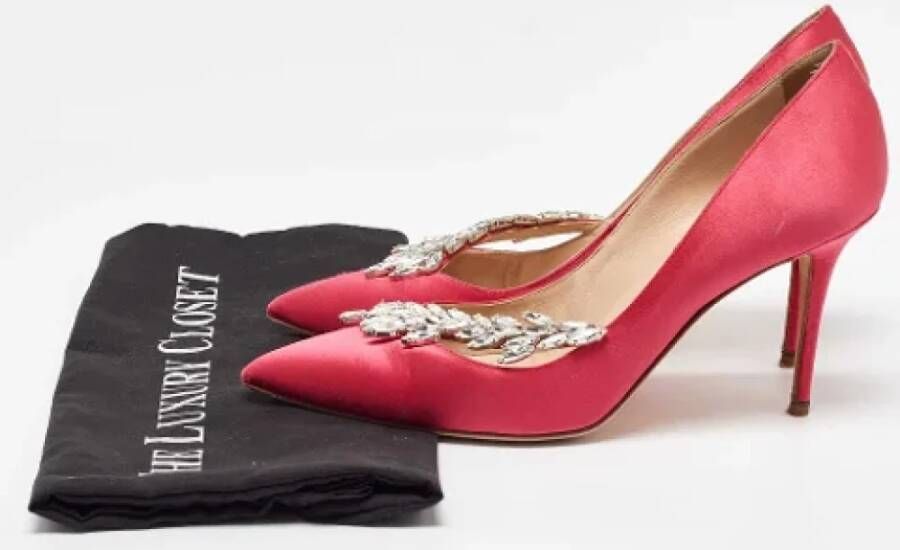 Manolo Blahnik Pre-owned Satin heels Pink Dames