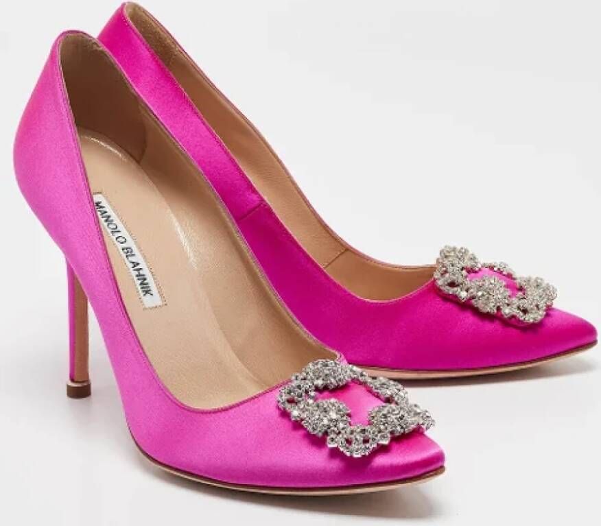 Manolo Blahnik Pre-owned Satin heels Pink Dames