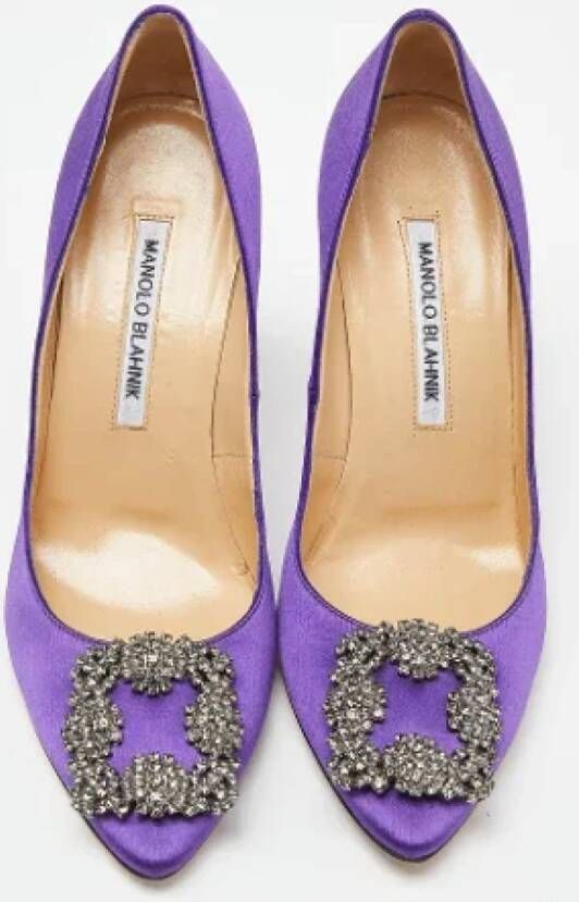 Manolo Blahnik Pre-owned Satin heels Purple Dames