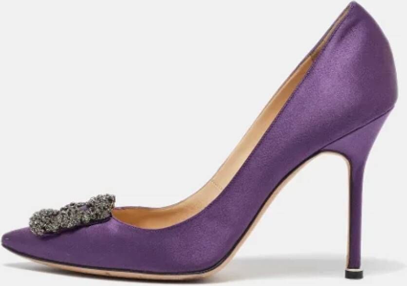 Manolo Blahnik Pre-owned Satin heels Purple Dames