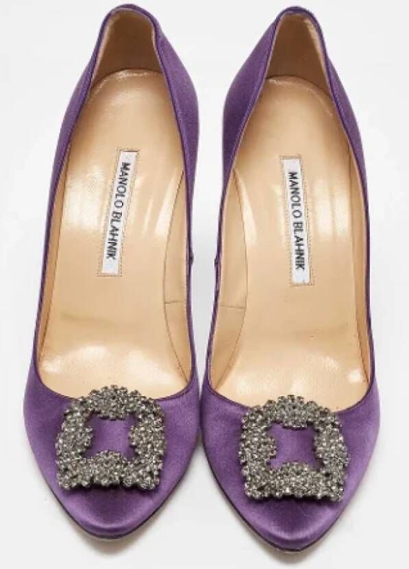 Manolo Blahnik Pre-owned Satin heels Purple Dames