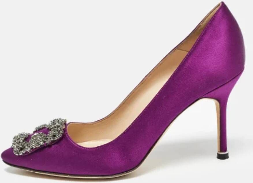 Manolo Blahnik Pre-owned Satin heels Purple Dames