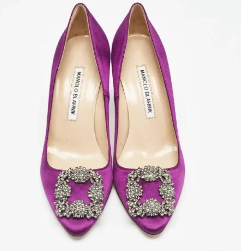 Manolo Blahnik Pre-owned Satin heels Purple Dames