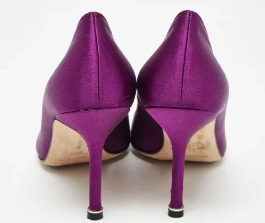 Manolo Blahnik Pre-owned Satin heels Purple Dames