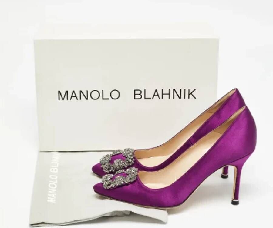 Manolo Blahnik Pre-owned Satin heels Purple Dames