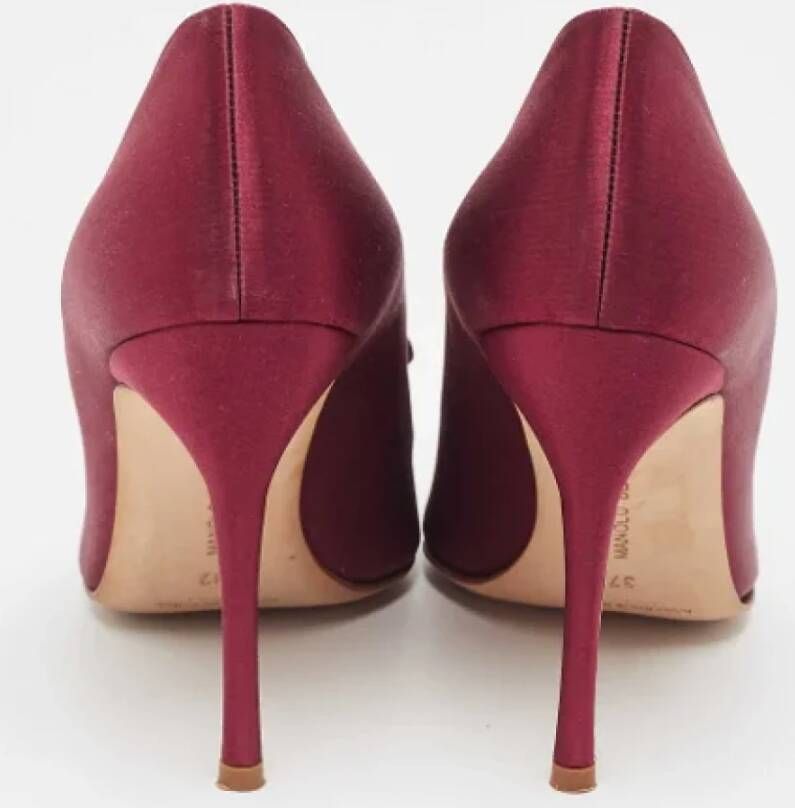 Manolo Blahnik Pre-owned Satin heels Red Dames