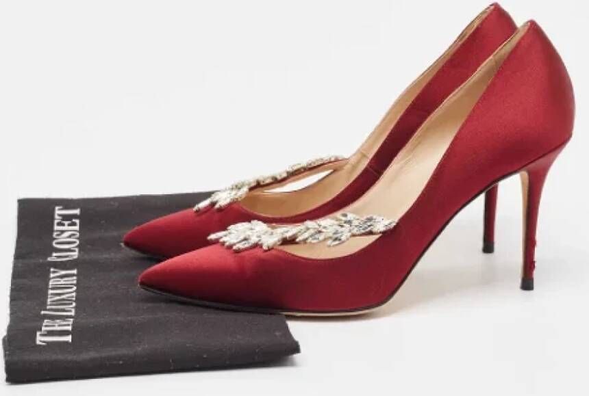 Manolo Blahnik Pre-owned Satin heels Red Dames