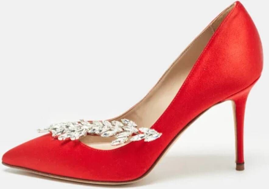 Manolo Blahnik Pre-owned Satin heels Red Dames