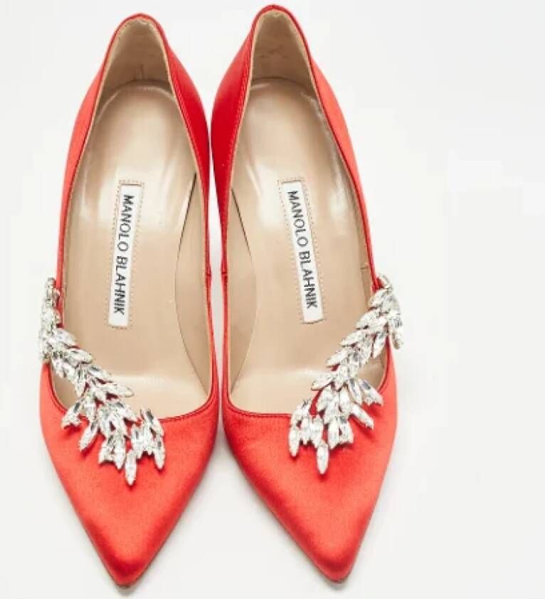 Manolo Blahnik Pre-owned Satin heels Red Dames