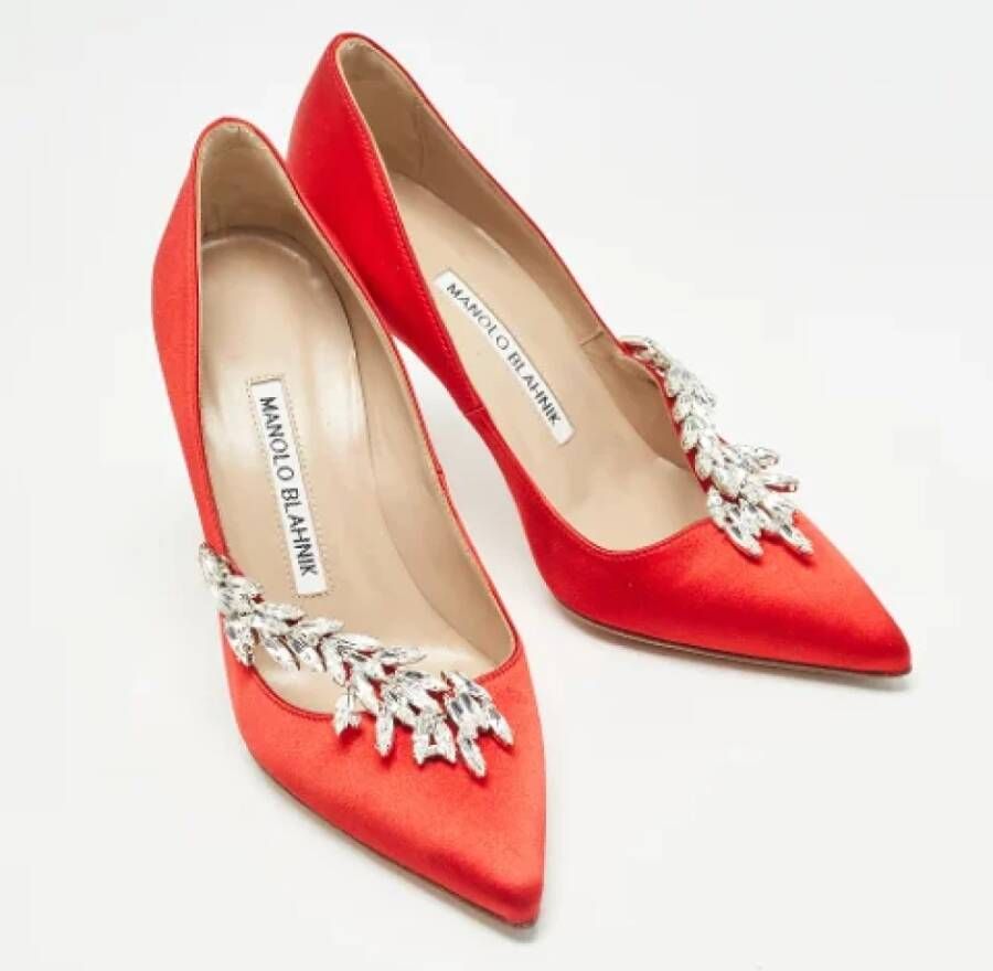 Manolo Blahnik Pre-owned Satin heels Red Dames