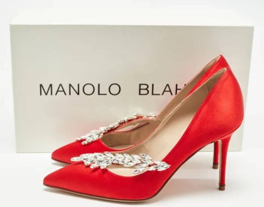 Manolo Blahnik Pre-owned Satin heels Red Dames