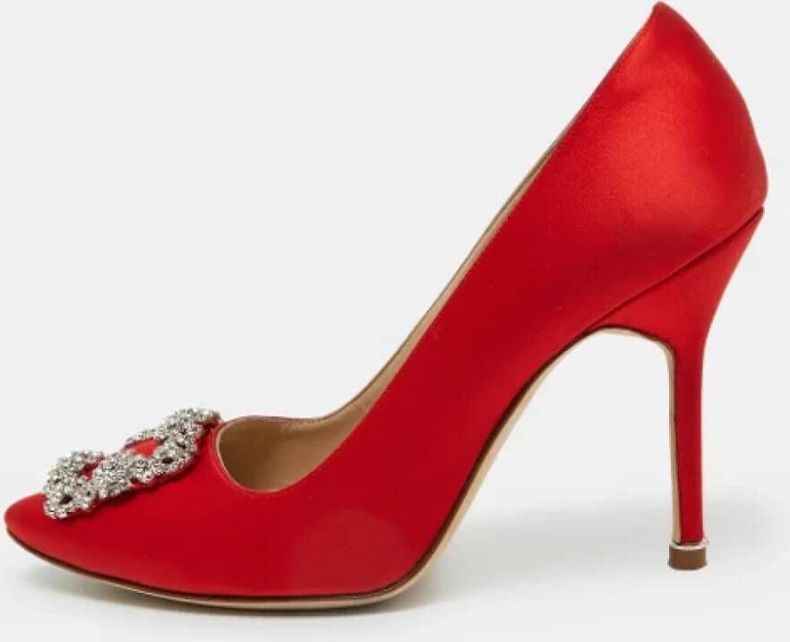 Manolo Blahnik Pre-owned Satin heels Red Dames