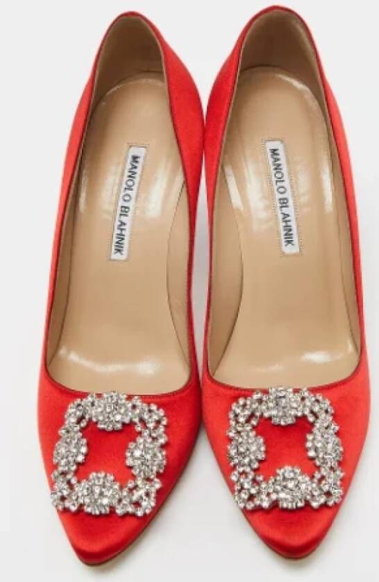 Manolo Blahnik Pre-owned Satin heels Red Dames