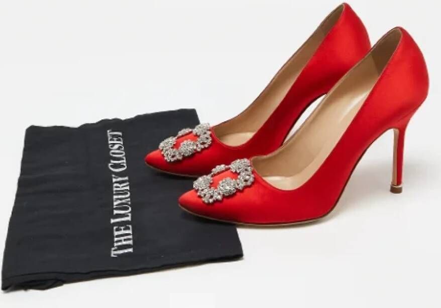 Manolo Blahnik Pre-owned Satin heels Red Dames