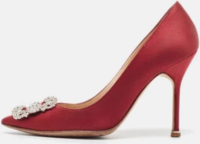 Manolo Blahnik Pre-owned Satin heels Red Dames