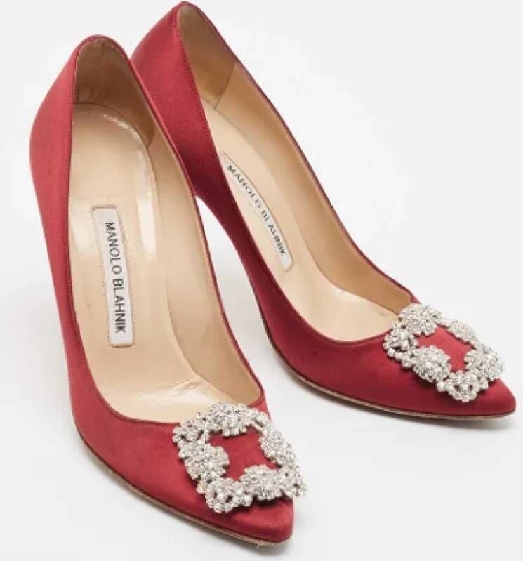 Manolo Blahnik Pre-owned Satin heels Red Dames